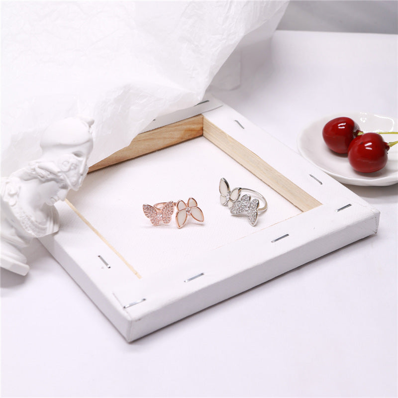 The mother-of-pearl butterfly ring has an open three-dimensional super fairy light luxury index finger ring, which can adjust the fashion and niche design sense of Internet celebrities