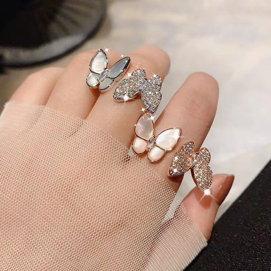 The mother-of-pearl butterfly ring has an open three-dimensional super fairy light luxury index finger ring, which can adjust the fashion and niche design sense of Internet celebrities